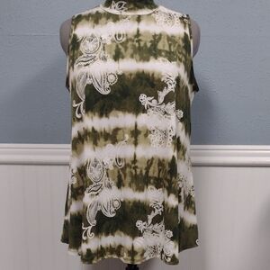 Green and White Relaxed Graphic Tank Top